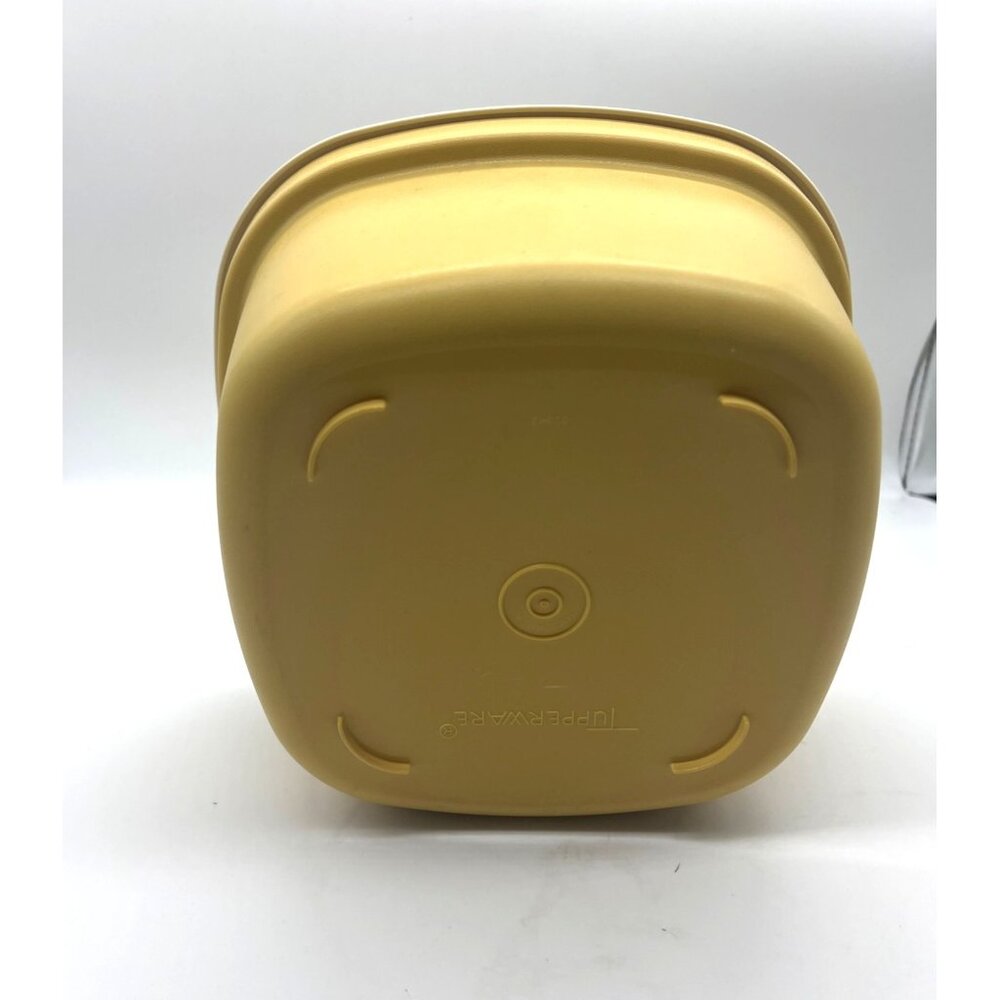 Vintage Multi-Server Tupperware Container - Harvest Gold - Picture 3 of 5